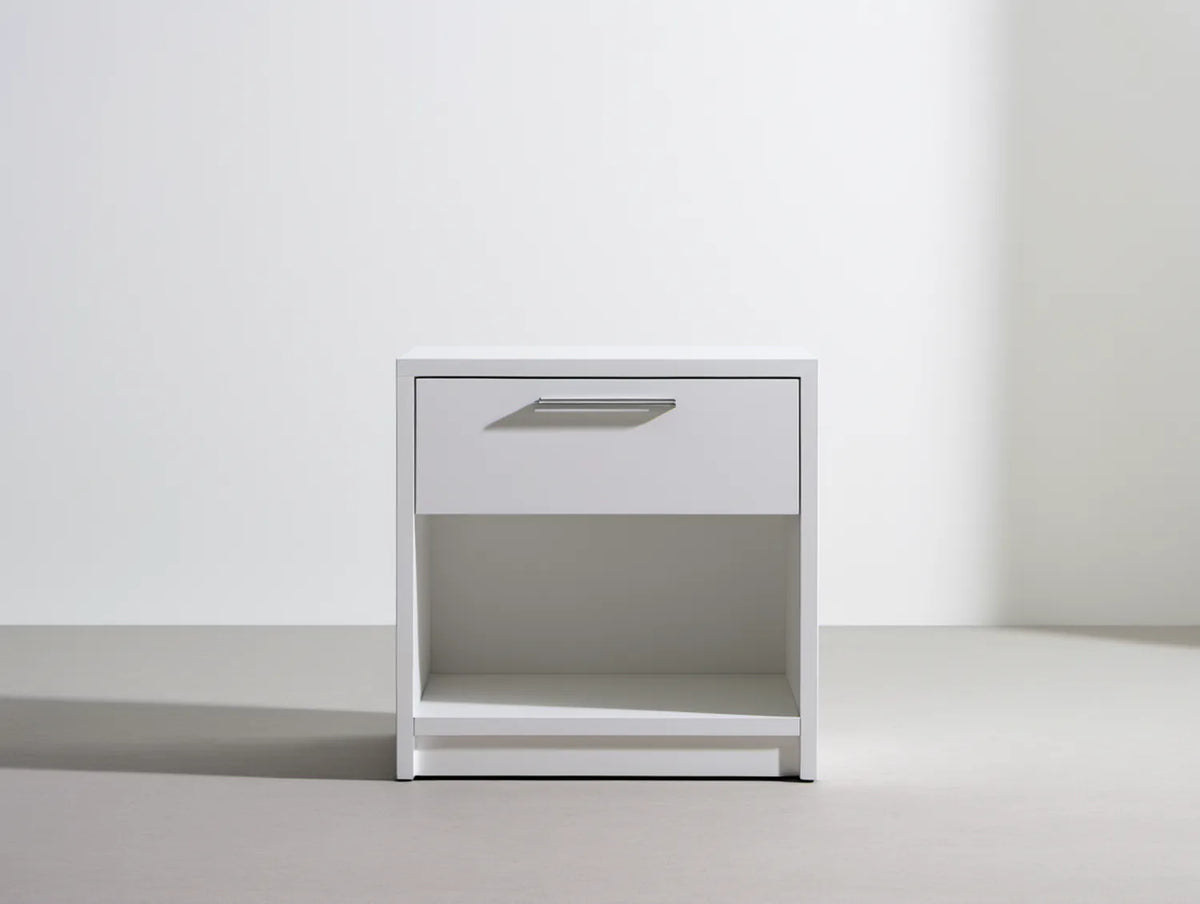 Biała szafka nocna z lakierowanej płyty MDF 40 × 30 × 60 cm z szufladą i otwartą półką